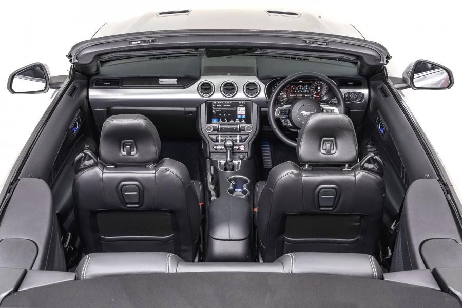  Ford Mustang EcoBoost Convertible 2019 года  (ZA) (фото 40 из 40)